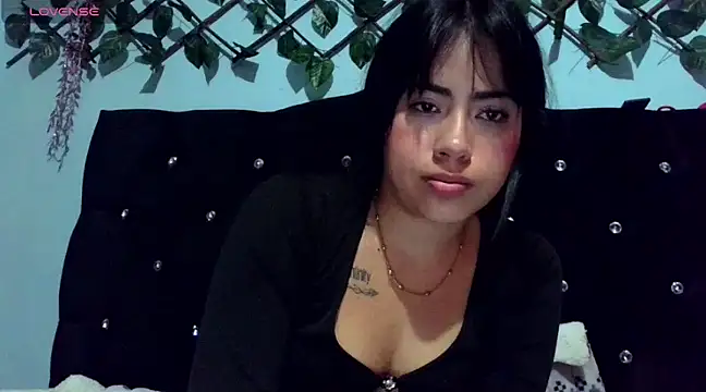 Snapshot of sylvana_19 chatting on March 1, 7:51 am sylvana 19 online show from March 1, 7:51 am