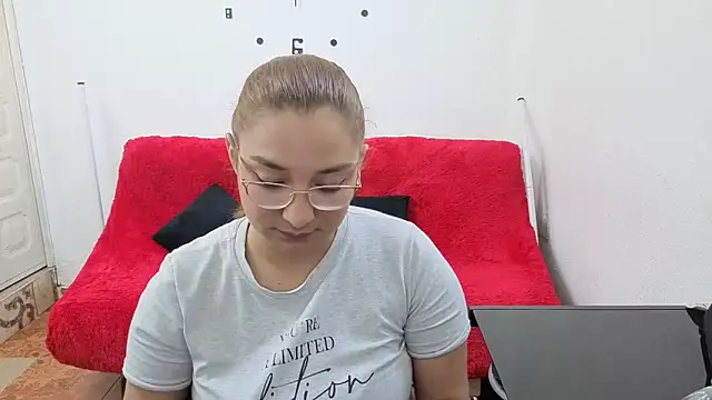  sweetcarla online show from March 24, 6:57 pm