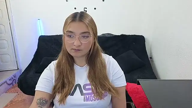 Snapshot of _sweetcarla chatting on May 13, 5:21 pm sweetcarla online show from May 13, 5:21 pm