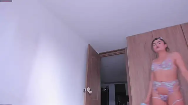 Snapshot of cheryl_blossom69 chatting on February 19, 9:22 pm cheryl blossom69 online show from February 19, 9:22 pm