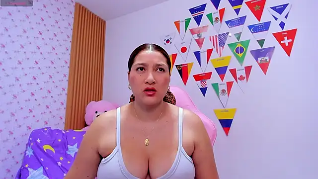 Snapshot of Soyqueen chatting on June 19, 3:11 am Soyqueen online show from June 19, 3:11 am