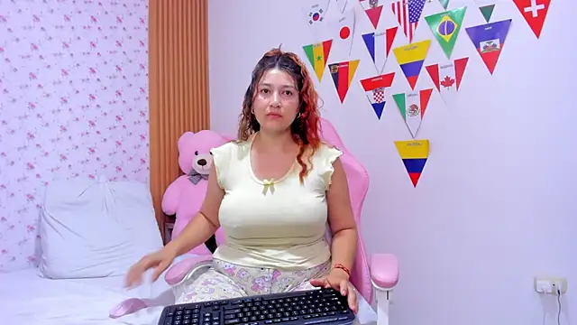 Snapshot of Soyqueen chatting on July 14, 5:56 am Soyqueen online show from July 14, 5:56 am