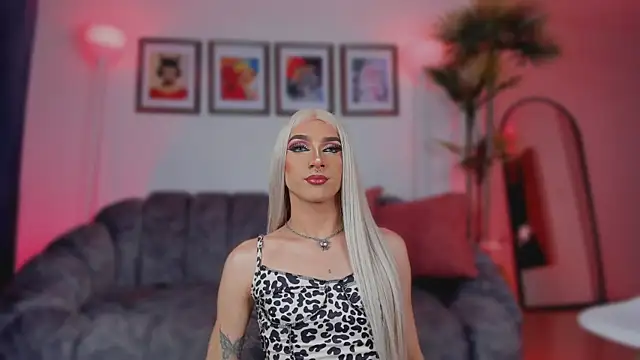 Snapshot of Taylor__foxxx chatting on September 9, 5:07 am Taylor foxxx online show from September 9, 5:07 am