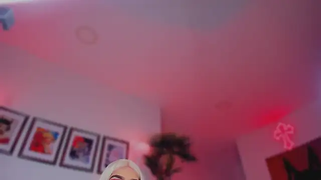 Snapshot of Taylor__foxxx chatting on September 12, 4:45 am Taylor foxxx online show from September 12, 4:45 am