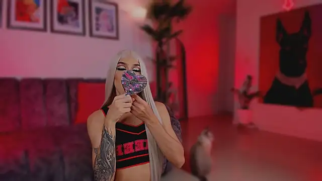 Taylor  foxxx online show from April 17, 7:33 am