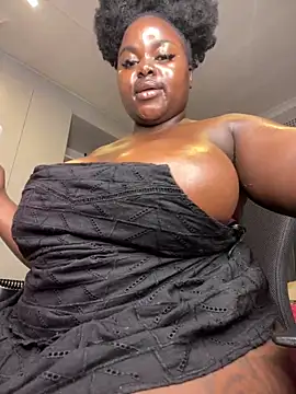 Honeycoco0211 online show from May 2, 7:30 pm
