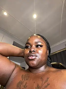 Honeycoco0211 online show from May 23, 3:34 am