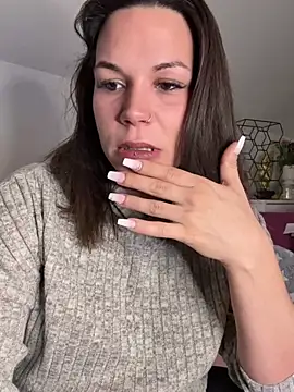 Lady Knaller online show from December 14, 6:13 am