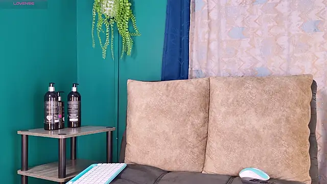 Layla 17 online show from February 23, 10:51 pm