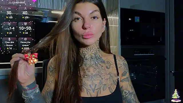 Snapshot of tattooedBabyy chatting on January 10, 11:22 am tattooedBabyy online show from January 10, 11:22 am