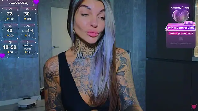Snapshot of tattooedBabyy chatting on February 1, 2:45 pm tattooedBabyy online show from February 1, 2:45 pm