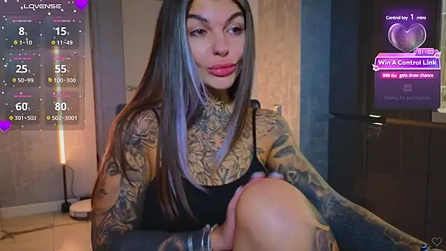Snapshot of tattooedBabyy chatting on February 10, 2:37 pm tattooedBabyy online show from February 10, 2:37 pm