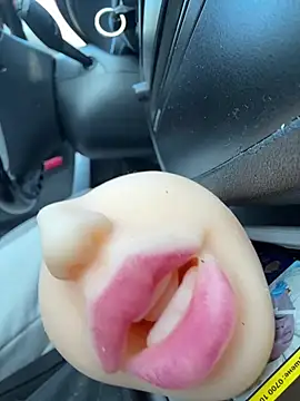 Snapshot of beyourself1323 chatting on March 1, 11:45 am beyourself1323 online show from March 1, 11:45 am