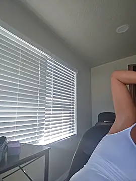 Snapshot of Dixiefaye_Pika chatting on November 21, 4:16 pm Dixiefaye Pika online show from November 21, 4:16 pm