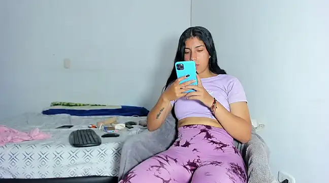 skinnyanai2 online show from December 18, 8:36 pm