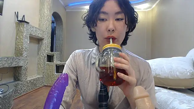 Snapshot of Kunimitsuu_ chatting on February 14, 7:33 pm Kunimitsuu online show from February 14, 7:33 pm