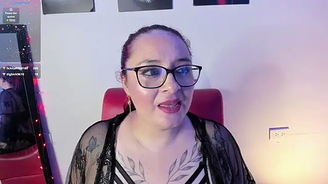 Snapshot of katherina_diaz chatting on February 21, 4:40 am katherina diaz online show from February 21, 4:40 am