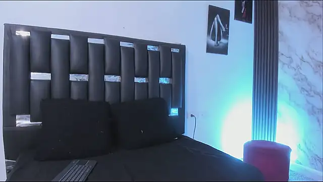 katherina diaz online show from March 18, 7:39 pm