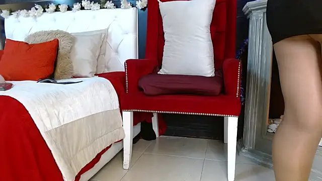 Janna Rousse  online show from March 13, 12:35 pm