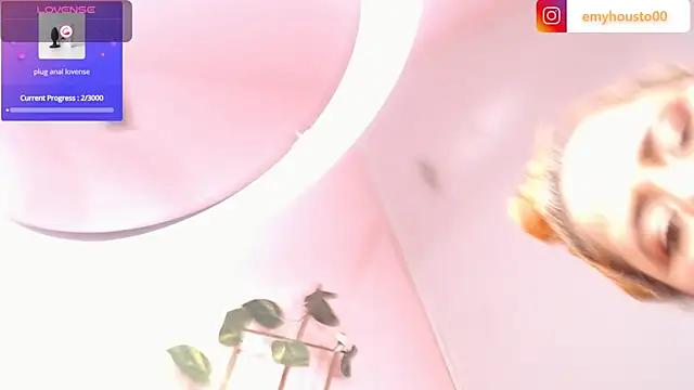 emyhouston00 online show from March 12, 3:46 am