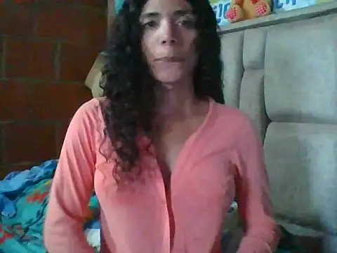 Nadia Monroe online show from May 6, 12:10 pm