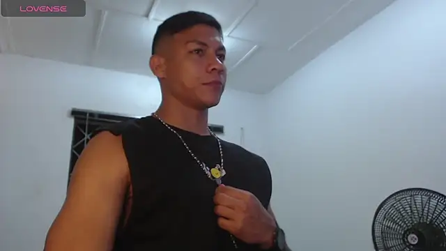 Snapshot of aalan_foxter chatting on January 27, 2:10 am aalan foxter online show from January 27, 2:10 am