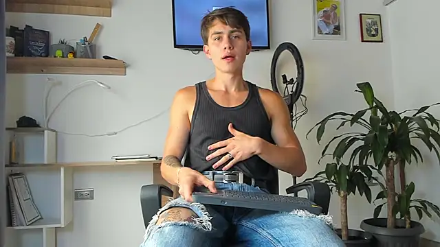 manucute 23  online show from October 28, 3:04 pm