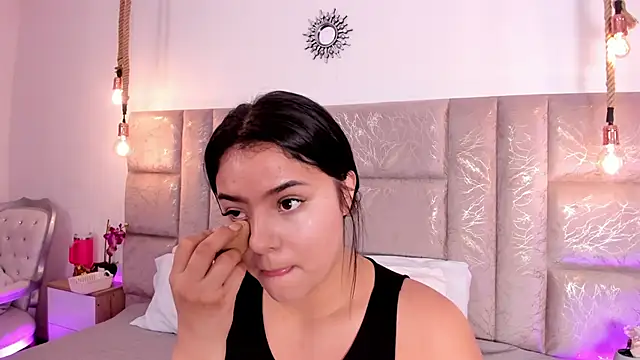 Oriana Guzman online show from June 12, 6:23 am