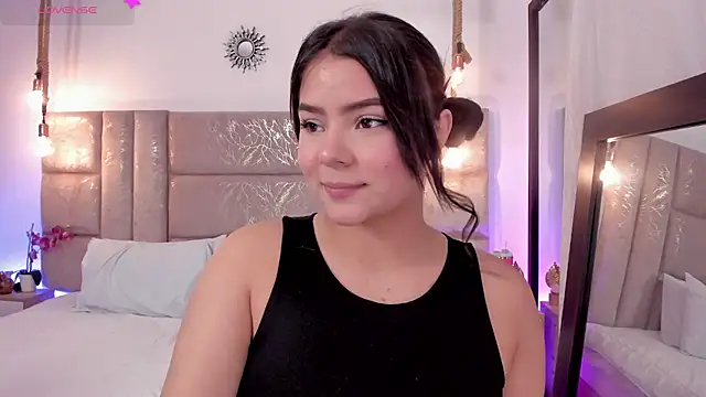 Oriana Guzman online show from July 17, 11:42 pm
