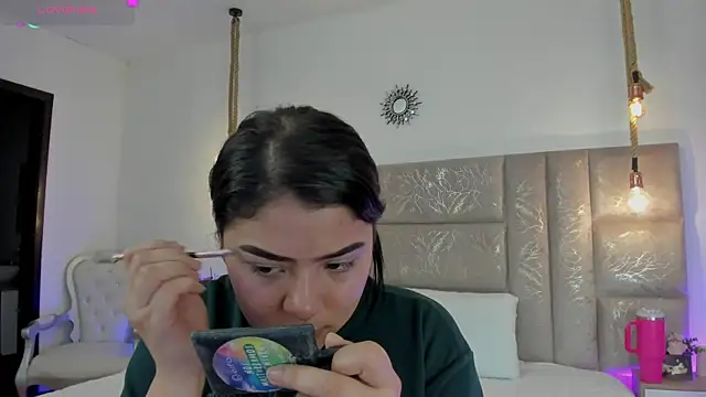Oriana Guzman online show from July 27, 11:45 pm