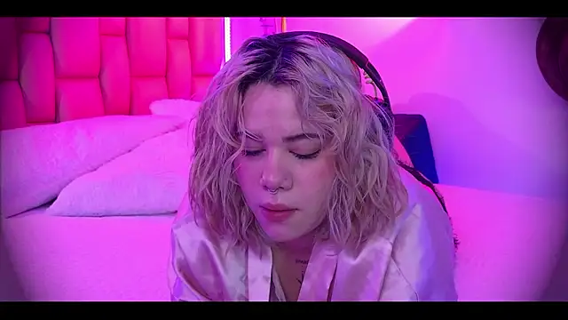 albaismynameX online show from March 5, 12:12 pm