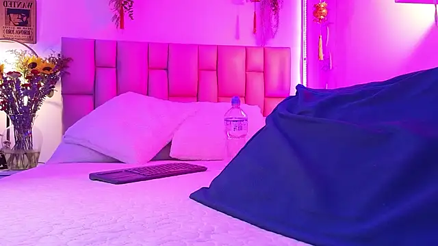 albaismynameX online show from April 1, 1:41 pm