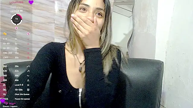 Snapshot of mariana_190 chatting on February 6, 11:48 pm mariana 190 online show from February 6, 11:48 pm