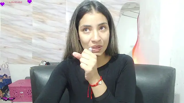 Snapshot of mariana_190 chatting on March 5, 12:59 am mariana 190 online show from March 5, 12:59 am