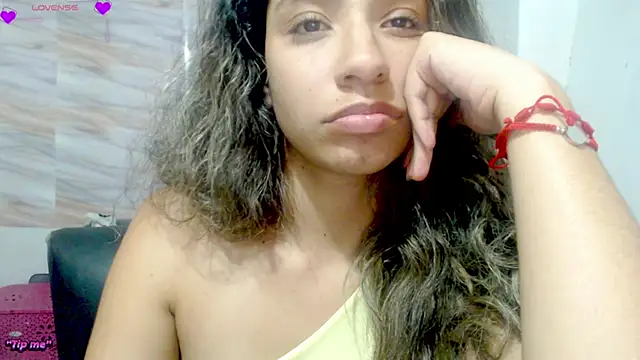 Snapshot of mariana_190 chatting on March 7, 3:51 am mariana 190 online show from March 7, 3:51 am