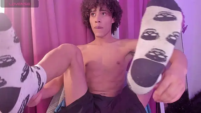 kleo helenos online show from March 8, 8:18 am