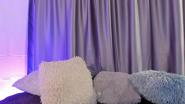 kleo helenos online show from April 12, 7:52 pm