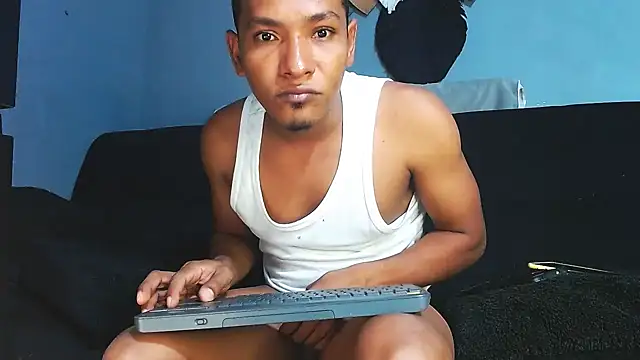 Snapshot of Grandeygruesa1 chatting on November 1, 3:19 am Grandeygruesa1 online show from November 1, 3:19 am