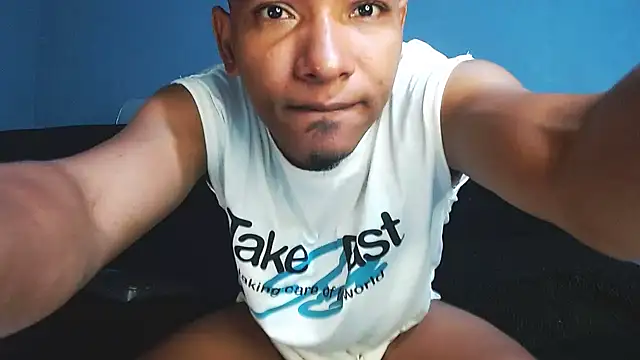 Snapshot of Grandeygruesa1 chatting on November 29, 10:29 am Grandeygruesa1 online show from November 29, 10:29 am