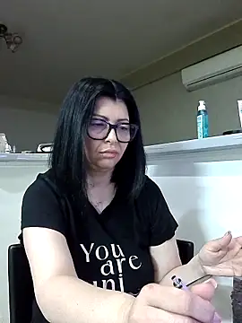 Snapshot of Milf_Abigail chatting on April 24, 2:25 am Milf Abigail online show from April 24, 2:25 am