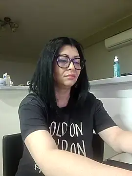 Snapshot of Milf_Abigail chatting on April 25, 1:41 am Milf Abigail online show from April 25, 1:41 am