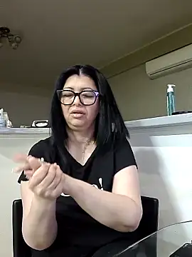 Snapshot of Milf_Abigail chatting on April 28, 2:27 am Milf Abigail online show from April 28, 2:27 am