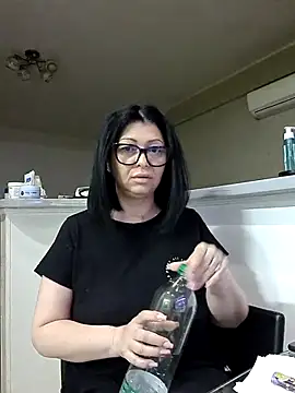 Snapshot of Milf_Abigail chatting on April 30, 3:02 am Milf Abigail online show from April 30, 3:02 am