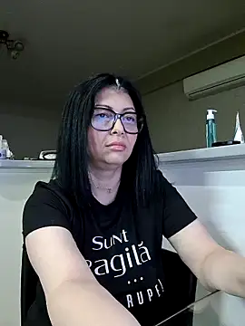 Snapshot of Milf_Abigail chatting on May 8, 2:06 am Milf Abigail online show from May 8, 2:06 am