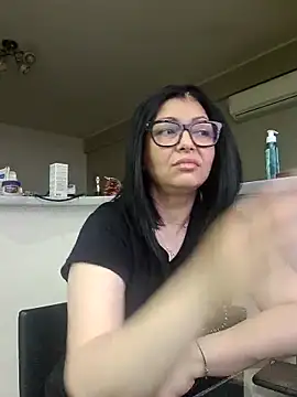 Snapshot of Milf_Abigail chatting on May 21, 3:35 am Milf Abigail online show from May 21, 3:35 am