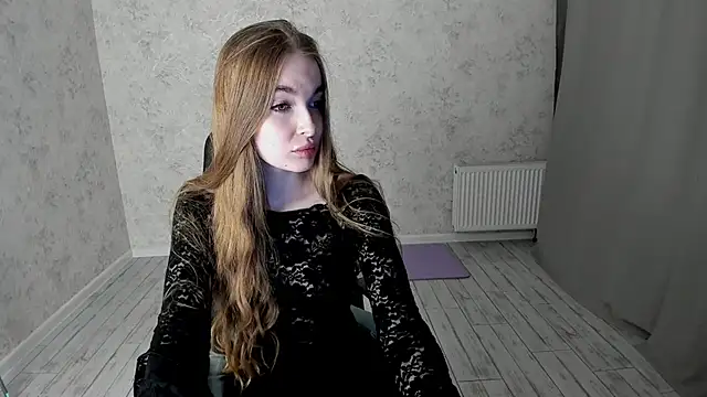 Snapshot of LissaCain chatting on February 1, 3:18 pm LissaCain online show from February 1, 3:18 pm