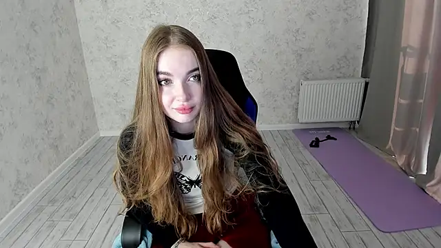 Snapshot of LissaCain chatting on February 20, 3:23 am LissaCain online show from February 20, 3:23 am