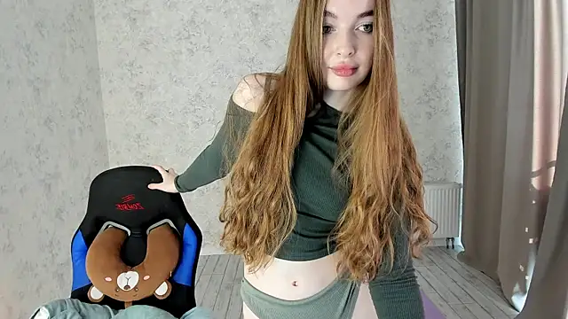 Snapshot of LissaCain chatting on February 23, 5:56 am LissaCain online show from February 23, 5:56 am