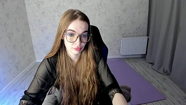 Snapshot of LissaCain chatting on February 27, 2:21 am LissaCain online show from February 27, 2:21 am