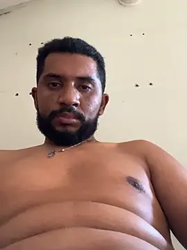 Snapshot of MiddlingAffluent chatting on February 13, 6:59 pm MiddlingAffluent online show from February 13, 6:59 pm